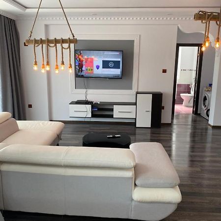 Luxury Apartment Satu Mare Luaran gambar